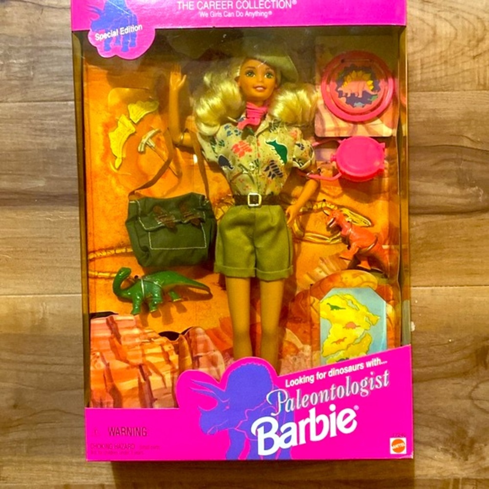 SALE 🦖 Paleontologist Barbie 🦕The Career Collection 🦖 Special Edition🦕 1996